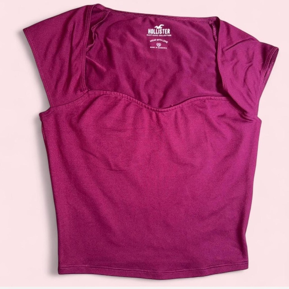 Hollister Women's Magenta Short Sleeve Top